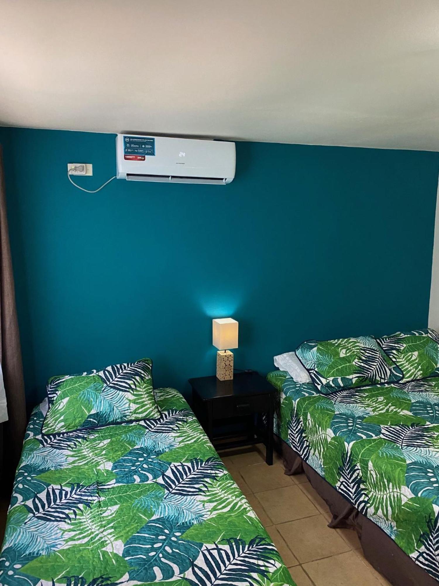 Uverito Sand Dollar B&B 라스 타블라스 외부 사진
